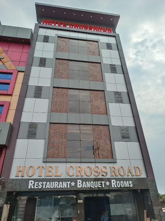 Hotel Cross Road By Wb Inn Unnao Eksteriør billede