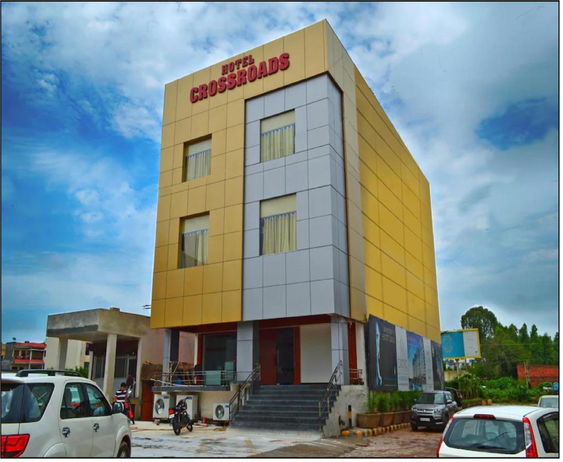 Hotel Cross Road By Wb Inn Unnao Eksteriør billede