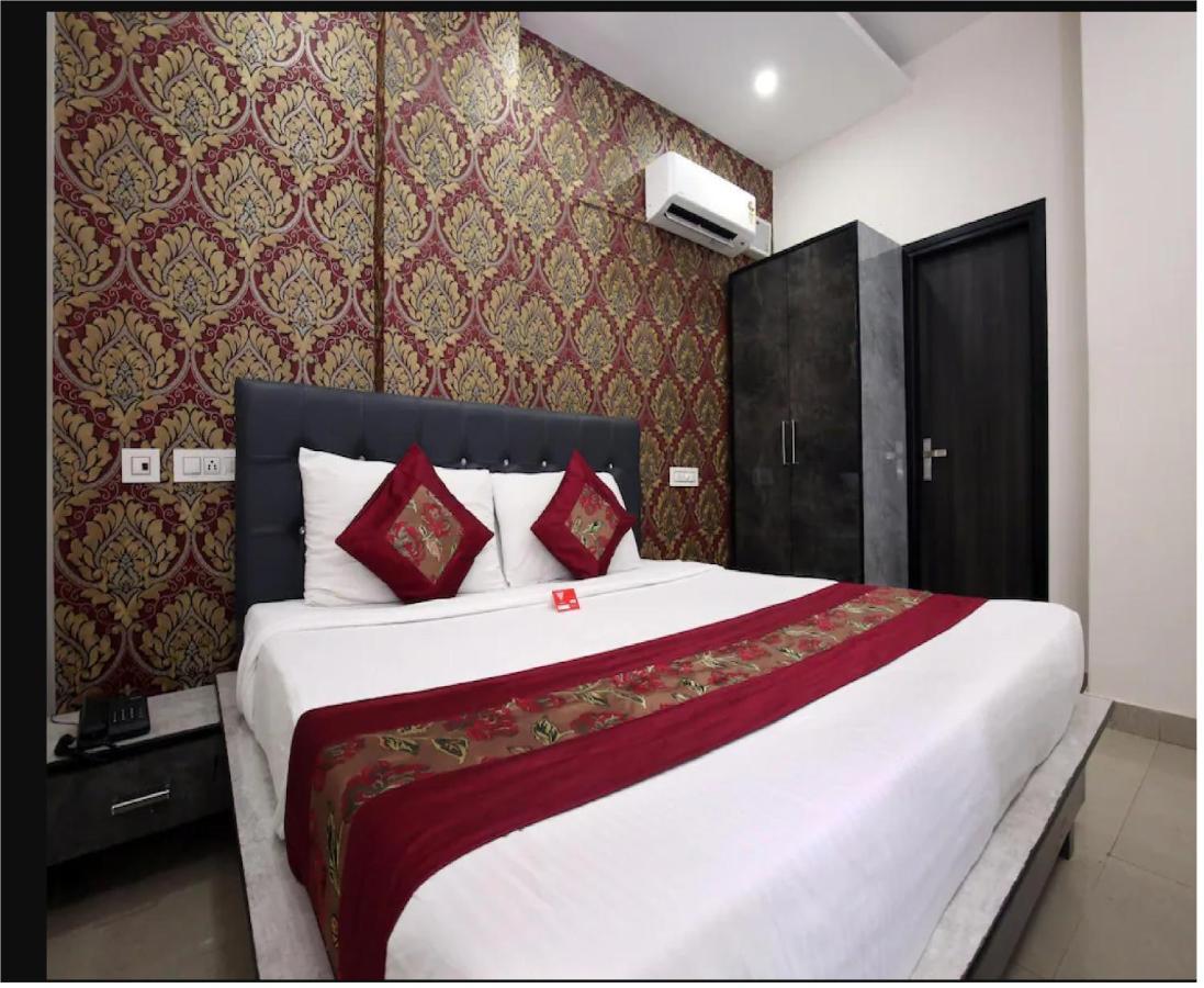 Hotel Cross Road By Wb Inn Unnao Eksteriør billede