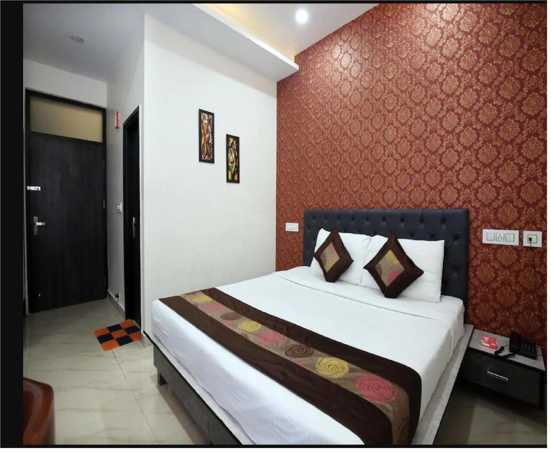 Hotel Cross Road By Wb Inn Unnao Eksteriør billede